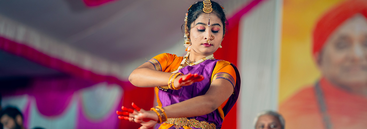 Priya Sharma wins Gold in Classical Dance at the National Youth Festival 2024. A proud moment that celebrates both her talent and NALSAR’s cultural excellence.